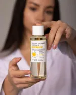 Przeciwstarzeniowy tonik do twarzy z retinolem, witaminą C i witaminą E 160 ml