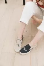 Inkkas Bee You Slip On