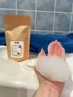Kvitok Magiczna pianka do kąpieli Lazurowe Wybrzeże 60 g - pięknie się pieni
