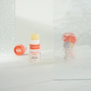 Regenerujący balsam do ust z Q10 (8 ml) - z olejkiem śliwkowym