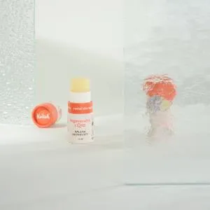 Kvitok Regenerujący balsam do ust z Q10 (8 ml) - z olejkiem śliwkowym