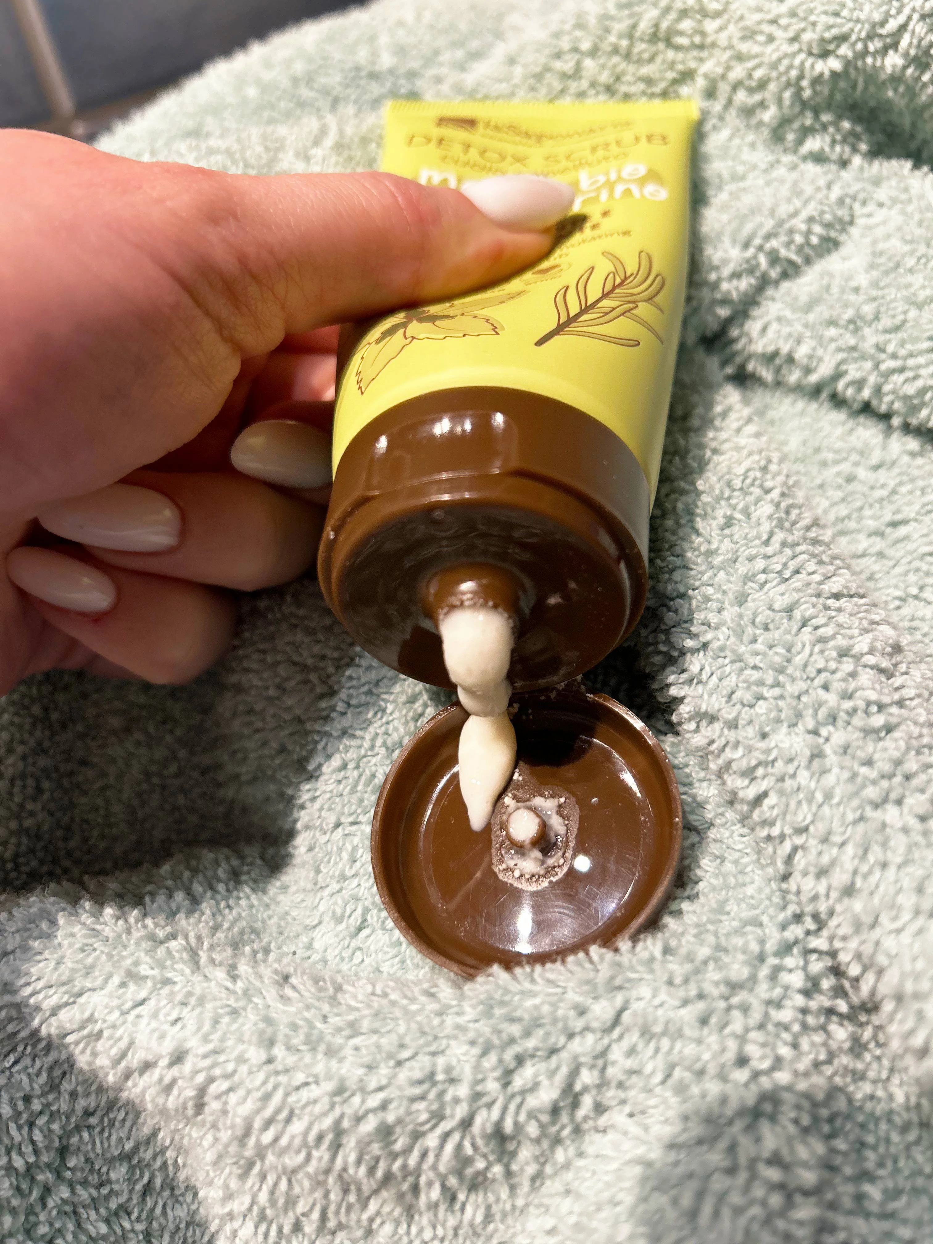laSaponaria Detoksykujący peeling do skóry głowy z miętą i rozmarynem (100 ml)