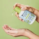 laSaponaria Ochronny żel do higieny intymnej z zieloną herbatą BIO (250 ml) - odpowiedni po porodzie i podczas menstruacji
