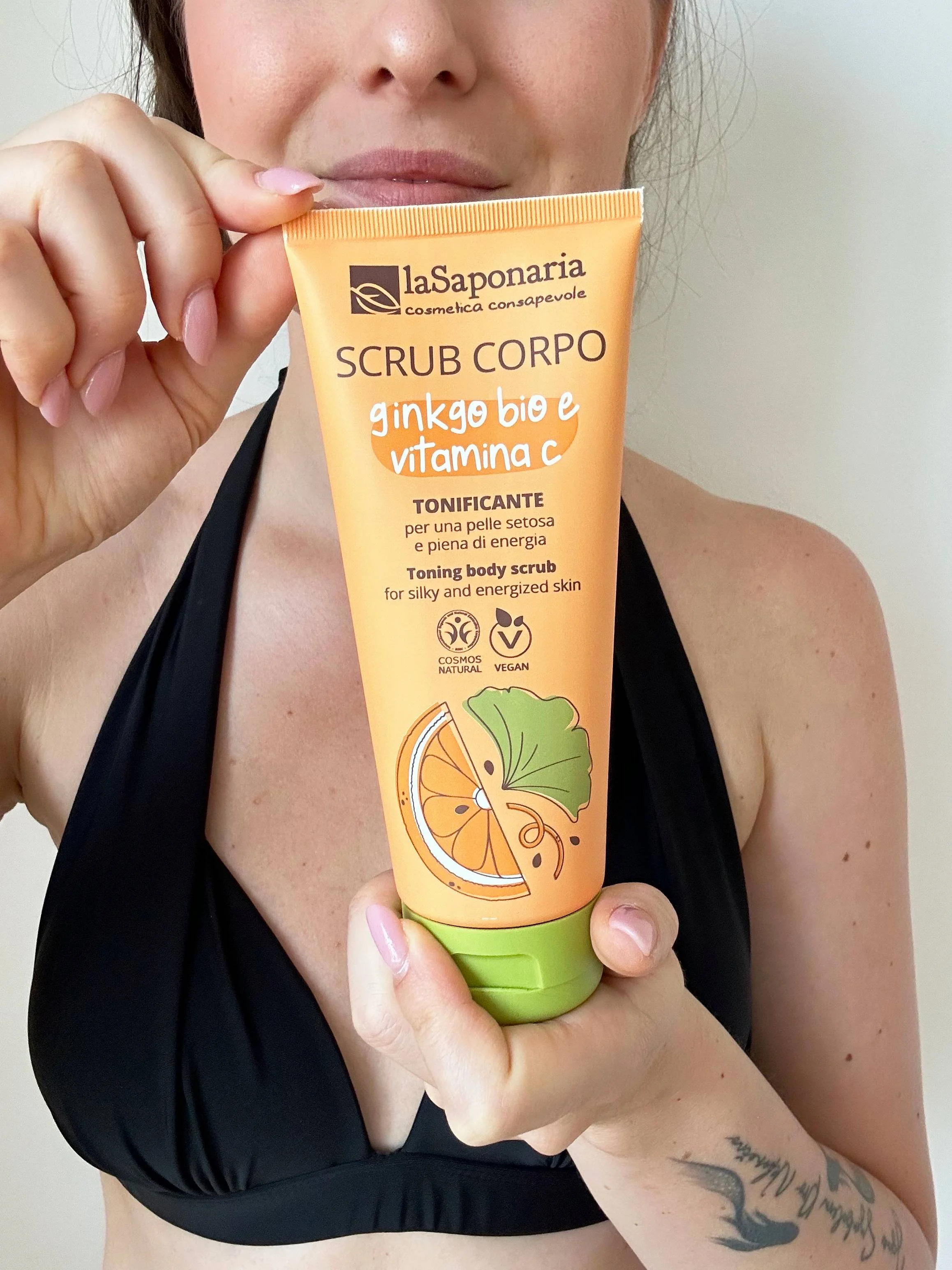 laSaponaria Peeling do ciała z BIO miłorzębem japońskim i wit. C 200 ml - dla gładkiej i promiennej skóry
