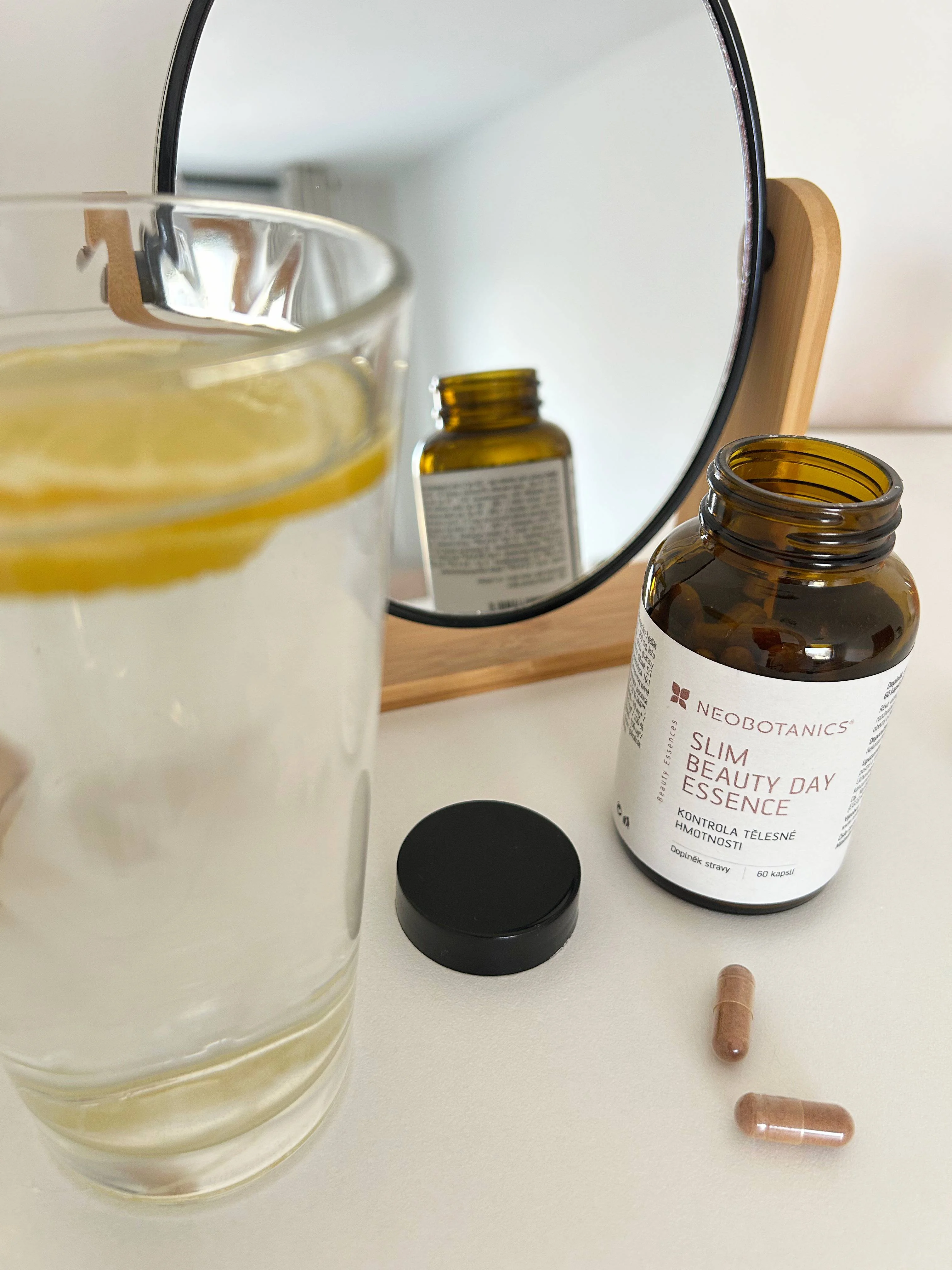 Neobotanics Slim Beauty Day Essence (60 kapsułek) - przyczynia się do kontroli masy ciała