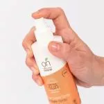 Officina Naturae Spray do ciała nawilżający skórę podczas opalania (200 ml) - zapewnia równomierną i naturalną opaleniznę