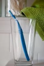 Preserve Szczoteczka do zębów (ultra miękka) - zielona - wykonana z kubeczków po jogurcie z recyklingu