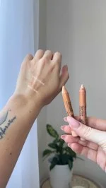 SO’BiO étic Korektor BIO (4 g) 25 BEIGE DORÉ — złoty beż - zakryje niedoskonałości cery