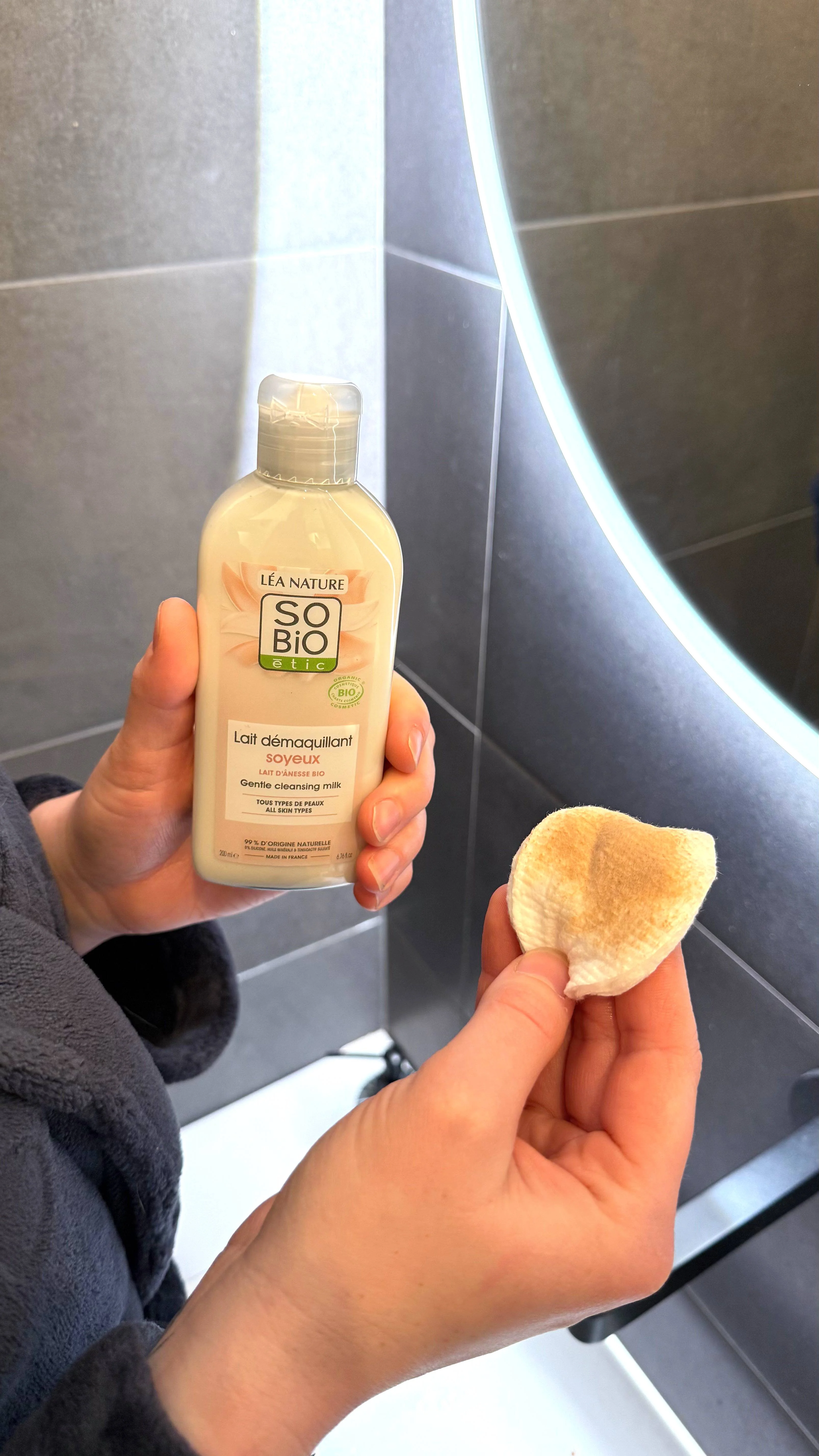 SO’BiO étic Mleczko do demakijażu z organicznym mlekiem oślim BIO (200 ml) - delikatnie usuwa makijaż i zanieczyszczenia