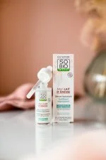 SO’BiO étic Wzmacniające serum nawilżające z ekologicznym mlekiem oślim (30 ml) - z kwasem hialuronowym