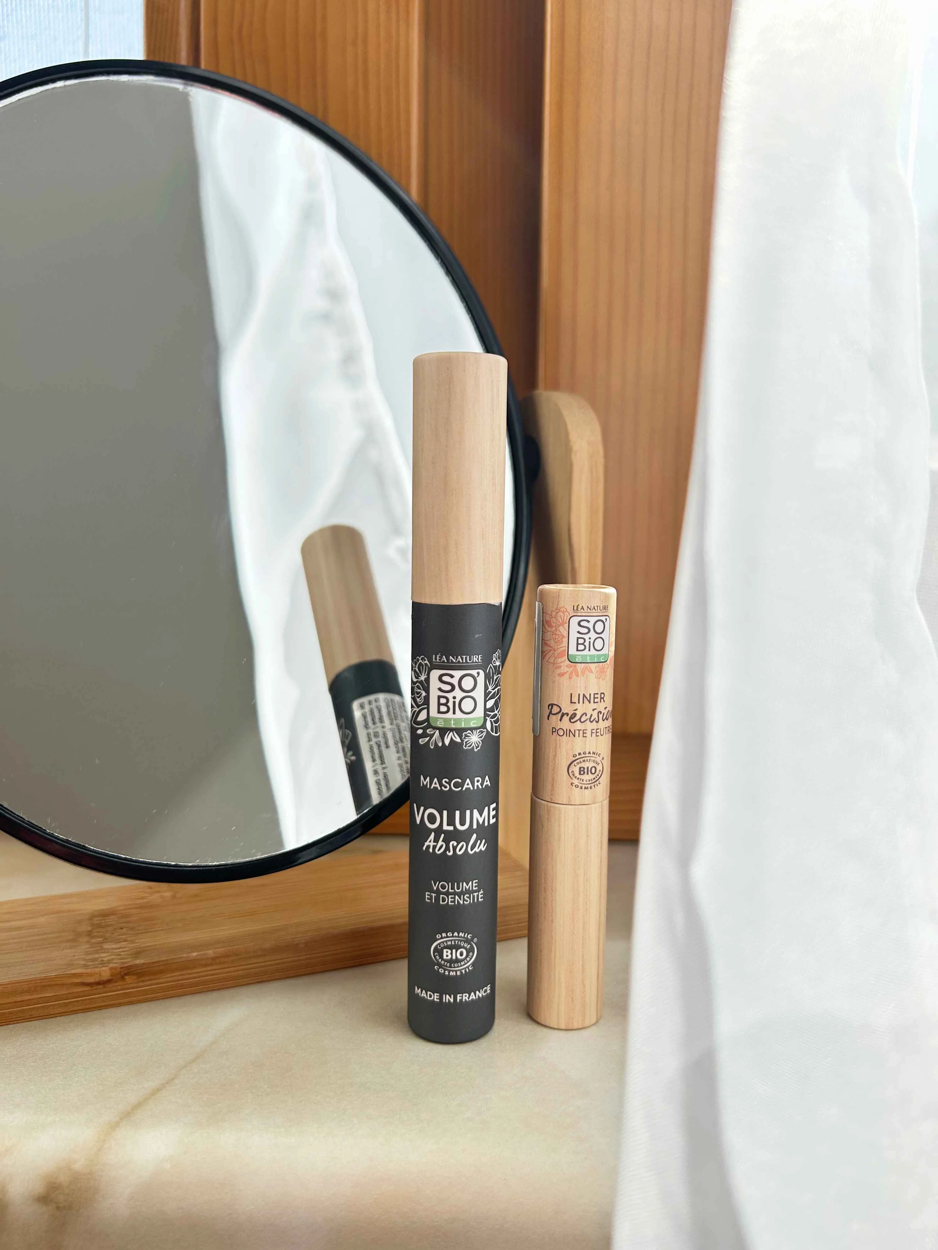 SO’BiO étic Płynny eyeliner BIO - 01 czarny (3 ml) - podkreśli Twoje oczy