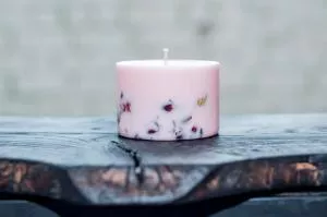 TL Candles Świeca o zapachu róży i miodu S