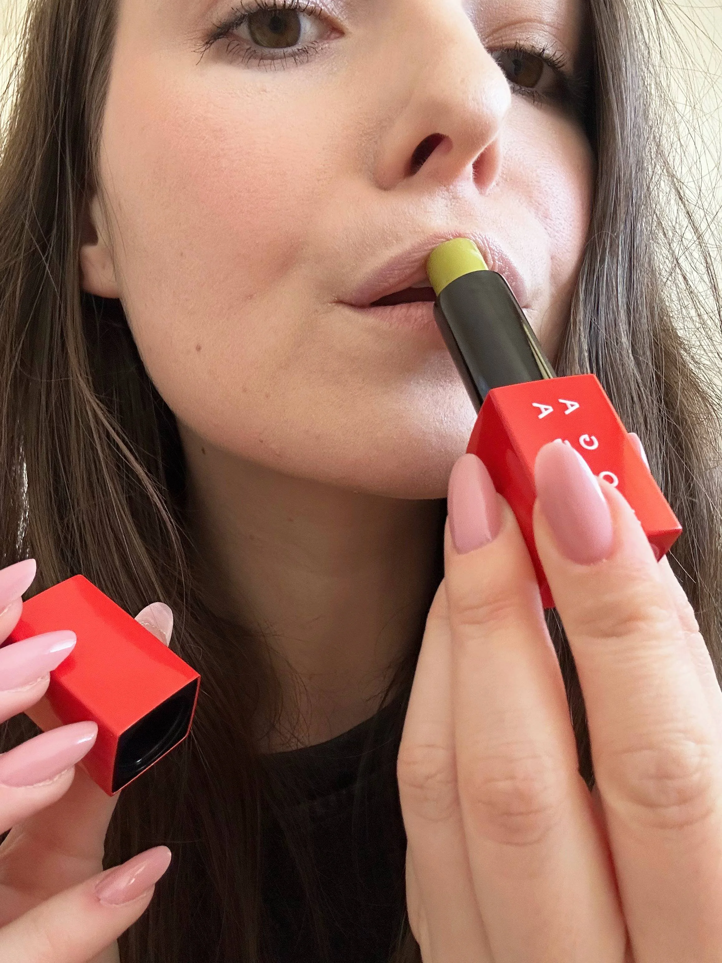 Uoga Uoga Zestaw prezentowy Intensywna pielęgnacja ust, rzęs i brwi Magic set - serum do rzęs i brwi oraz balsam do ust