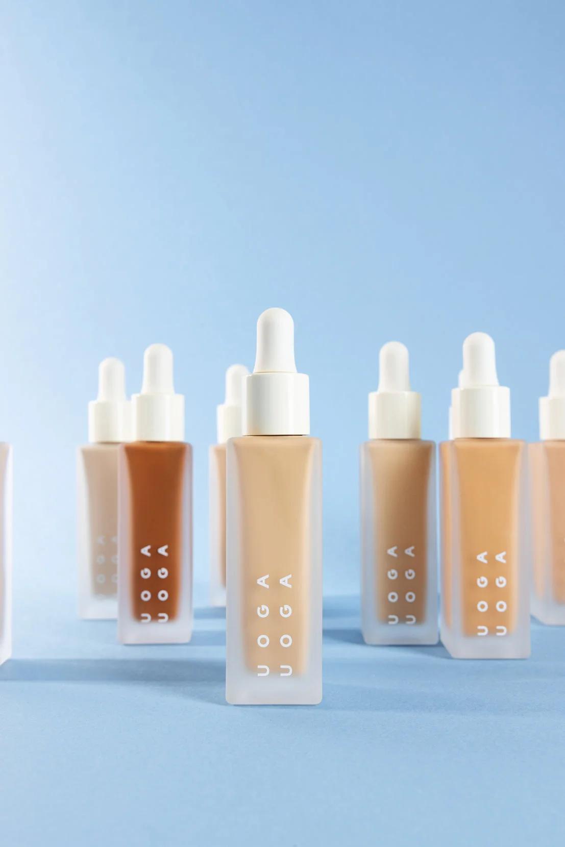 Uoga Uoga Płynny mineralny podkład i serum SPF 20 BIO (30 ml) 682 Foamy Sea - nawilża i chroni cerę