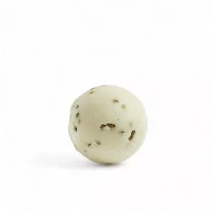 Velvety Kula do kąpieli z olejkiem z awokado i aloesem & trawa cytrynowa (50 g)