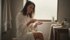 # Co způsobuje ztrátu vlasů po stresu nebo po porodu a co s tím

## Příčiny

### Telogenní efluvium
