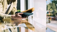 Sztuczki babci na mycie okien, które musisz znać