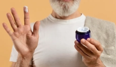 Nawilżenie błony śluzowej nosa dzięki maści na strupy