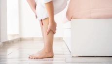 Co powoduje obrzęk kostki bez urazu i jak mu zapobiec?