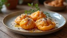 Wypróbuj przepis na kluski ziemniaczane z bułką tartą i zaskocz swoich gości