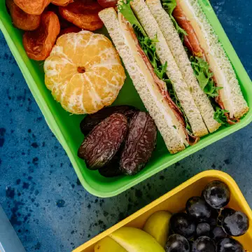 Pojemniki i kontenery na przekąski lub lunch